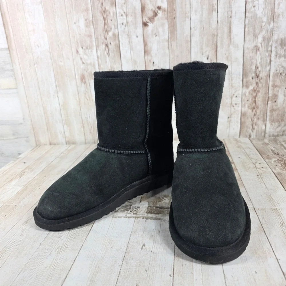 UGG Australia Women's Black Suede Sheepskin‎ Lined Boots Size 5